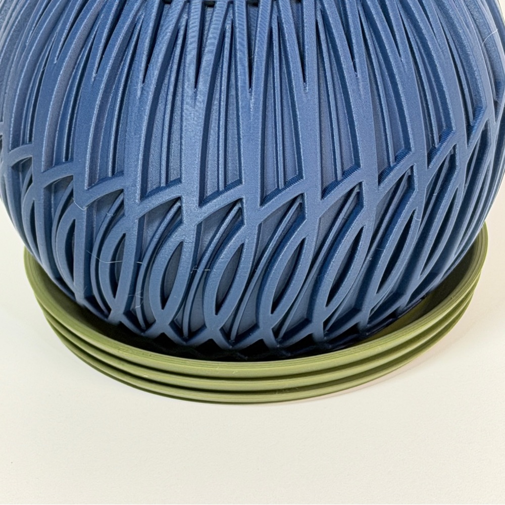 The Zyra Planter, Indoor Flower Pot, Tabletop Planter, Ribbed Lattice Pattern - Picture 6 of 12
